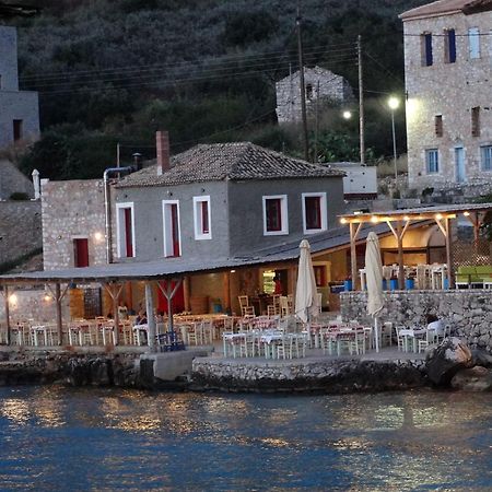 Messinian Blue Seaside Villa Каламата Екстериор снимка