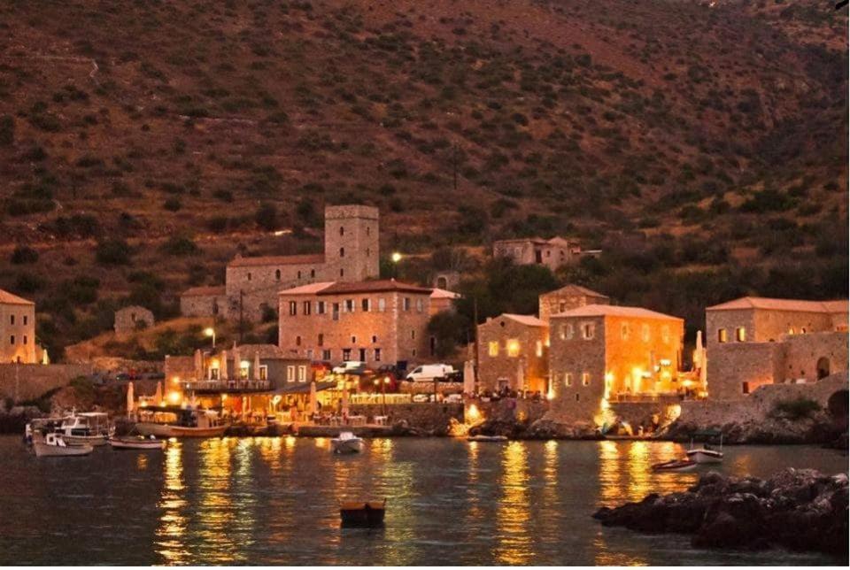 Messinian Blue Seaside Villa Каламата Екстериор снимка