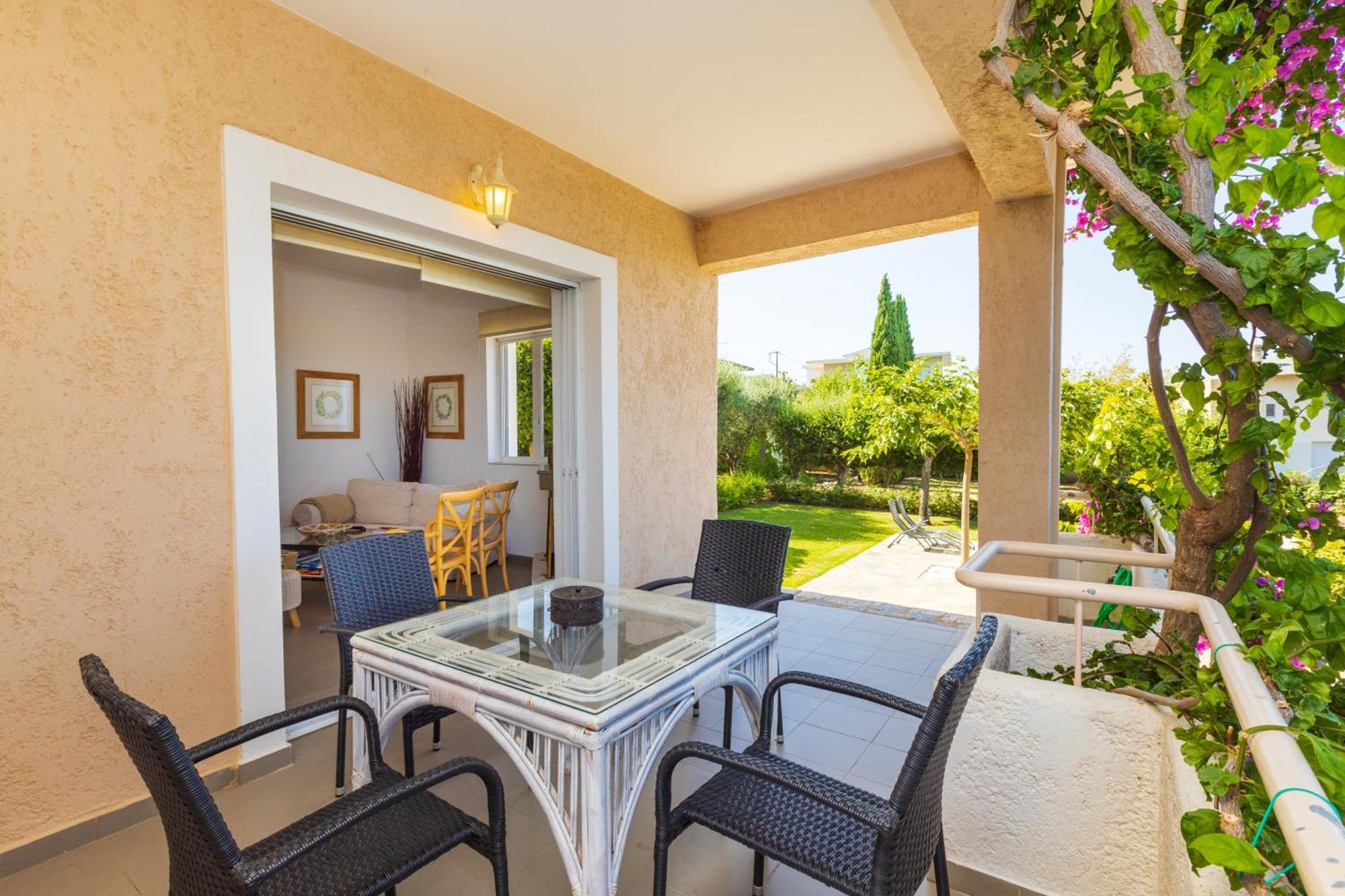Messinian Blue Seaside Villa Каламата Екстериор снимка