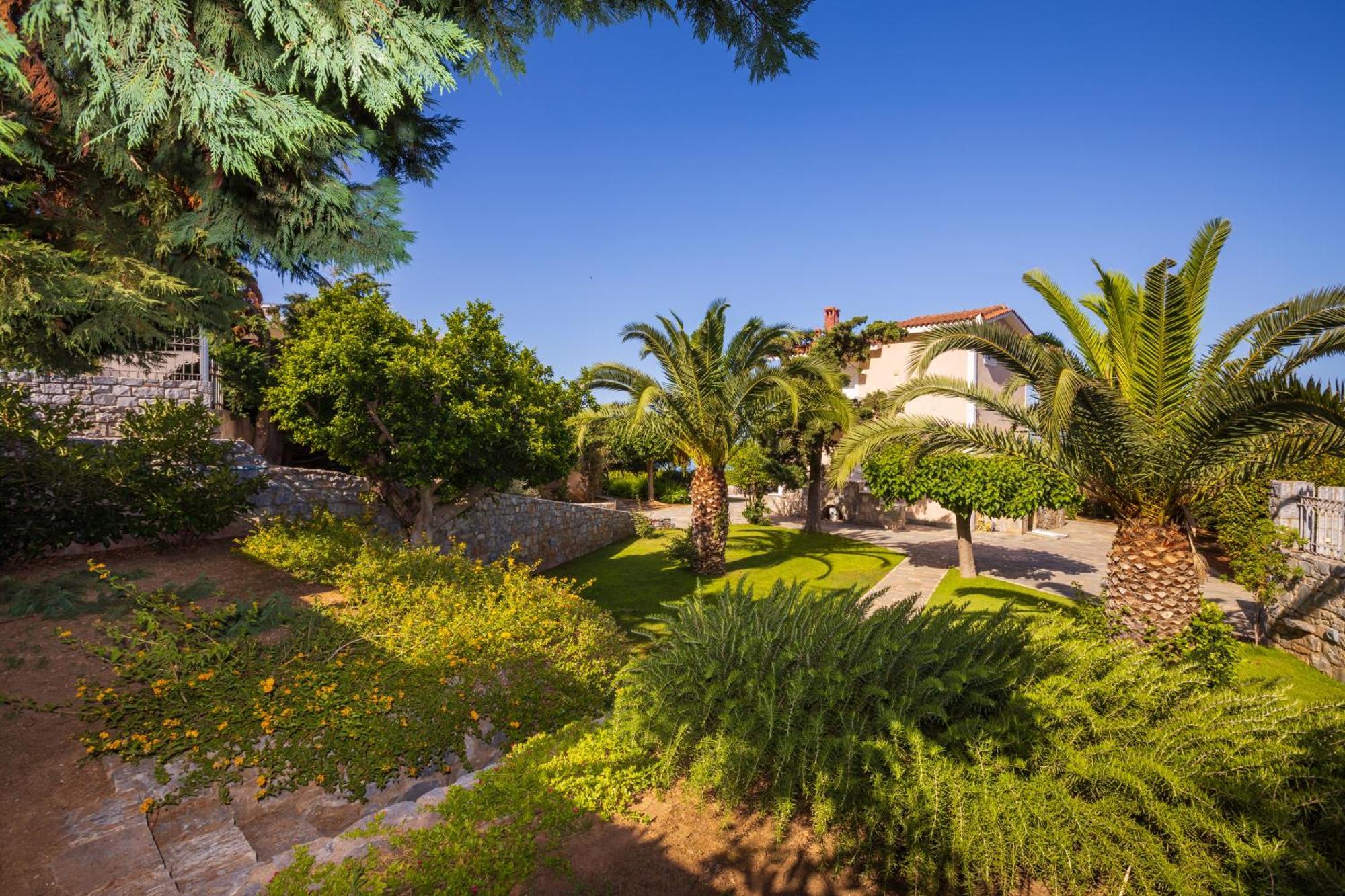 Messinian Blue Seaside Villa Каламата Екстериор снимка