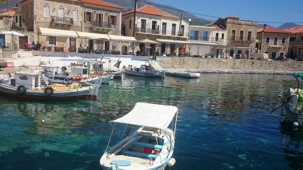 Messinian Blue Seaside Villa Каламата Екстериор снимка