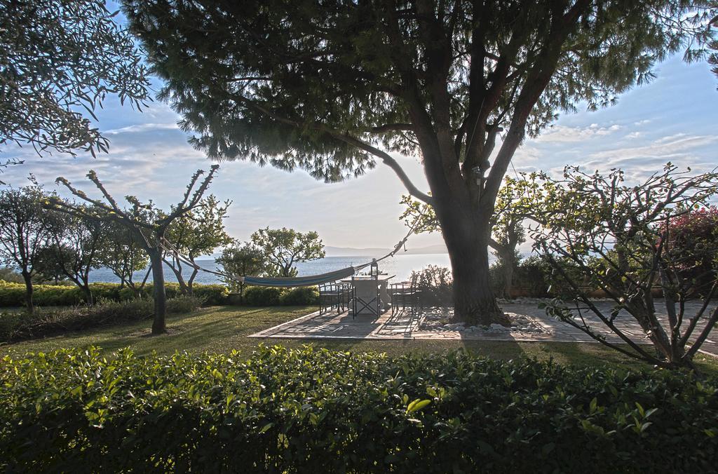 Messinian Blue Seaside Villa Каламата Екстериор снимка