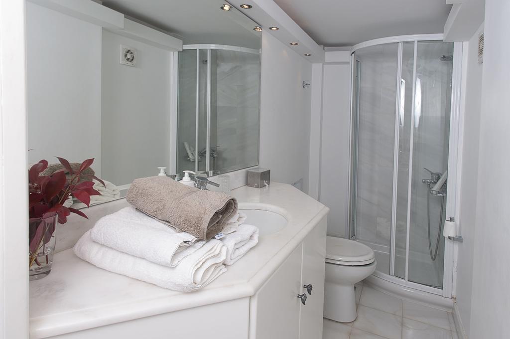 Messinian Blue Seaside Villa Каламата Екстериор снимка