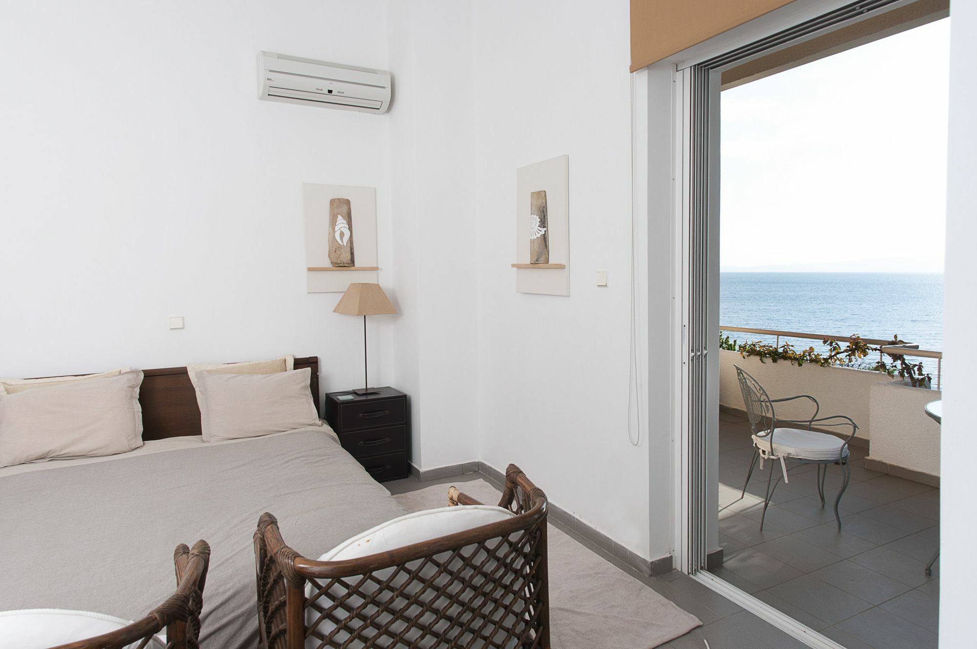 Messinian Blue Seaside Villa Каламата Екстериор снимка