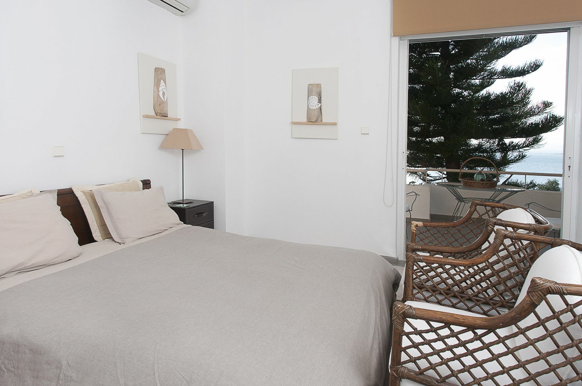 Messinian Blue Seaside Villa Каламата Екстериор снимка
