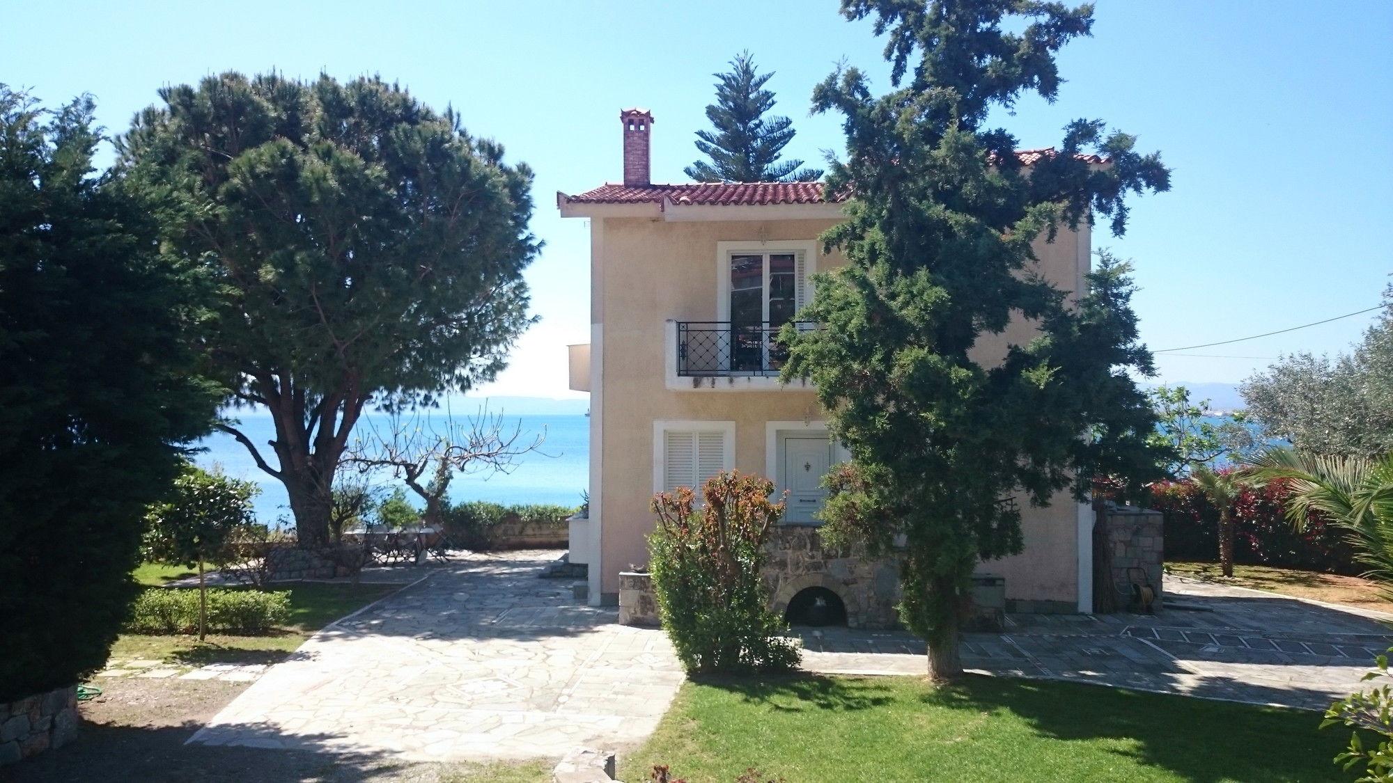 Messinian Blue Seaside Villa Каламата Екстериор снимка