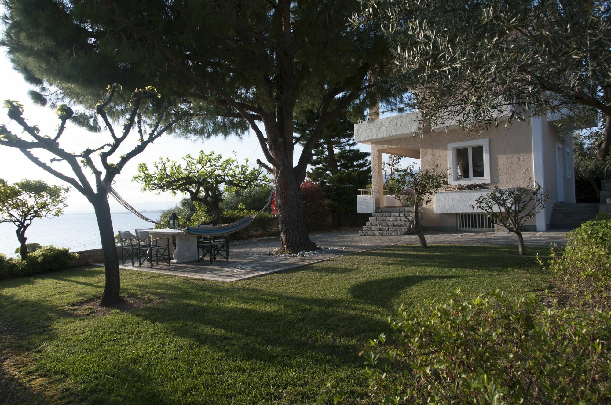 Messinian Blue Seaside Villa Каламата Екстериор снимка